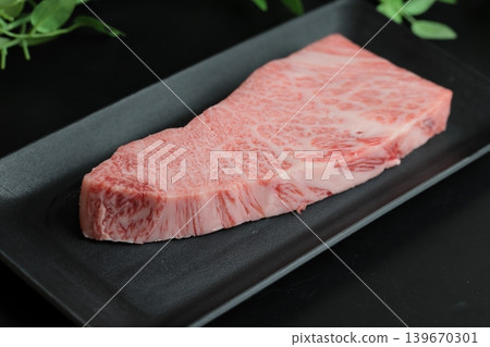 Omi beef steak (Zabuton cut) 139670301