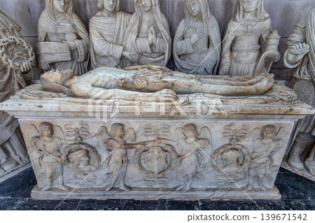 Cathedral Saint Jean, Joigny, Yonne, France, entombment Cathedral Saint Jean, Joigny, Yonne, France, entombment 139671542