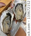 Raw oysters  139672152