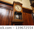 Old clock 139672554