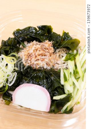 美味的冰鎮海帶蕎麥麵 美味的冰鎮海帶蕎麥麵 139673972