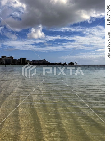 Diamond Head and the Waikiki cityscape as seen from Ala Moana Beach 139677000