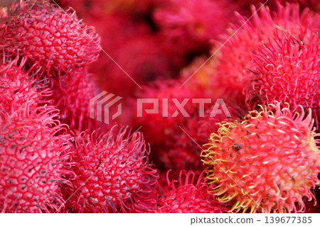 夏威夷市場的紅毛丹特寫 夏威夷市場的紅毛丹特寫 139677385