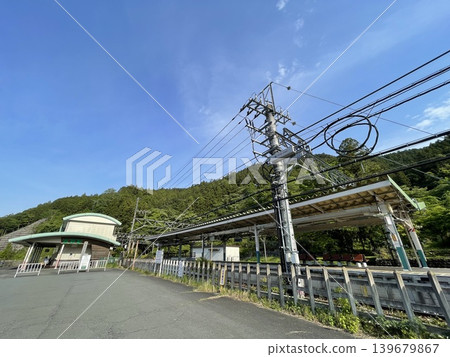 Agono Station, located in Hannō City, Saitama Prefecture, is the starting point of the Seibu Chichibu Line and the terminal station of the Ikebukuro Line. 139679867