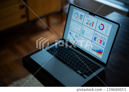 Laptop dashboard screen Laptop dashboard screen 139680053