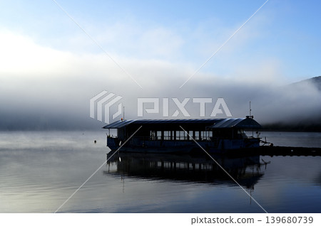 Scenery from the shores of Lake Yamanaka in May (Location: Lake Yamanaka) 139680739