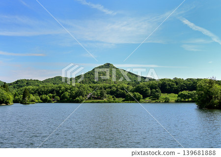 Mount Arima and Oike Pond Mount Arima and Oike Pond 139681888