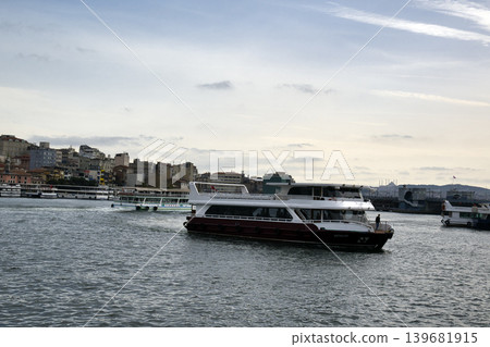 96039 Türkiye, 伊斯坦堡, 博斯普魯斯海峽 遊輪 96039 Türkiye, 伊斯坦堡, 博斯普魯斯海峽 遊輪 139681915