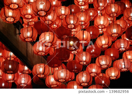 Chinese Lanterns Glowing Red Cultural Celebration Chinese Lanterns Glowing Red Cultural Celebration 139682956