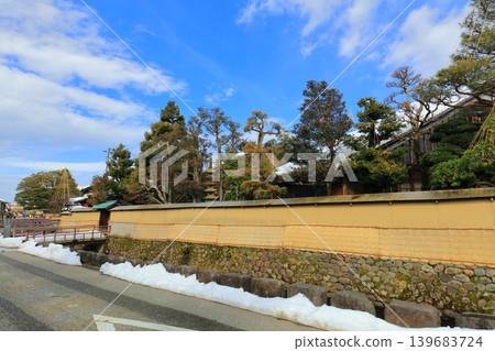 [Ishikawa Prefecture] Nagamachi Samurai Residence Ruins covered with straw mats (a winter tradition in Kanazawa) 139683724