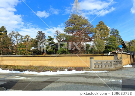 [Ishikawa Prefecture] Nagamachi Samurai Residence Ruins covered with straw mats (a winter tradition in Kanazawa) 139683738