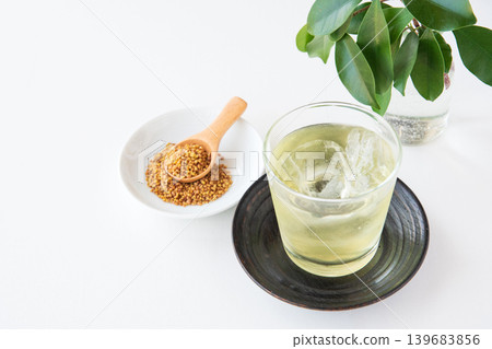 Cold buckwheat tea Cold buckwheat tea 139683856