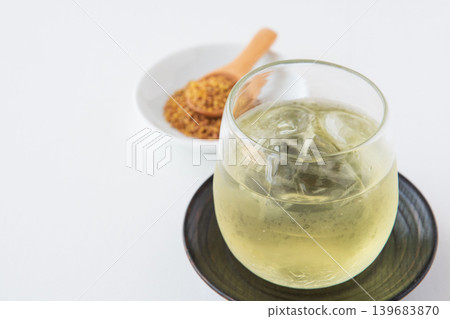 Cold buckwheat tea Cold buckwheat tea 139683870