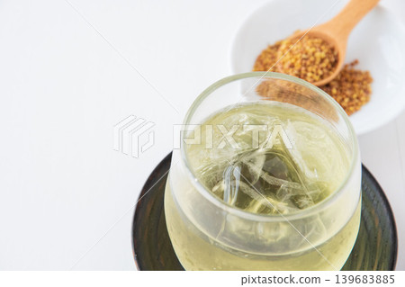 Cold buckwheat tea Cold buckwheat tea 139683885