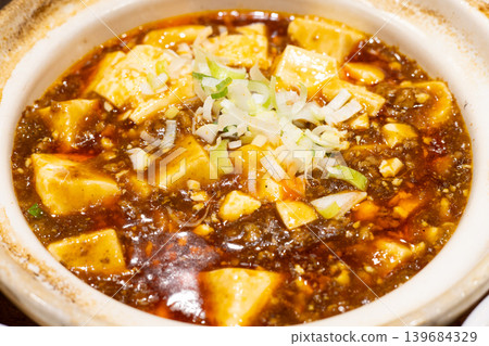 Delicious Mapo Tofu in an Clay Pot Delicious Mapo Tofu in an Clay Pot 139684329