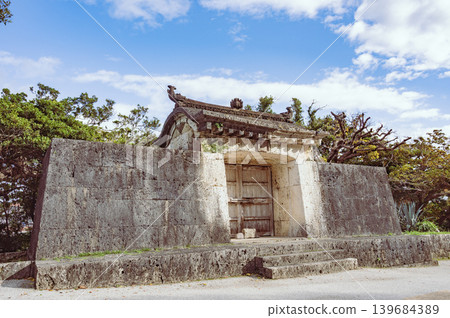 沖繩園比彥禦岳石門 139684389