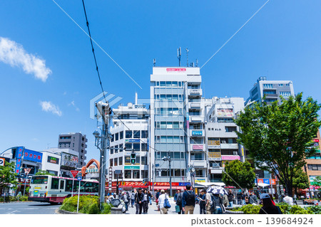 Koenji Station, Tokyo; Koenji North Exit Plaza; Junjo Shopping Street; the setting for the novel "Koenji Junjo Shopping Street". Koenji Station, Tokyo; Koenji North Exit Plaza; Junjo Shopping Street; the setting for the novel "Koenji Junjo Shopping Street". 139684924