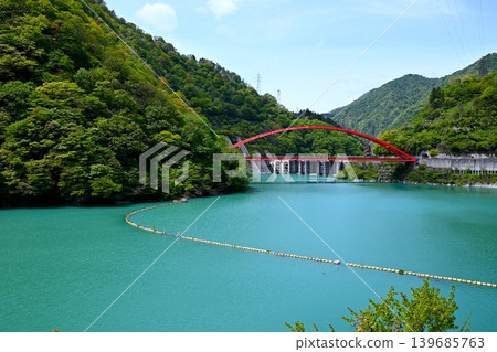 黑部峽宇奈月湖上的尼爾森-洛澤橋 139685763