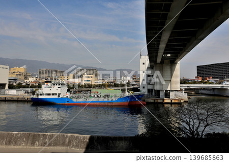 View towards Minami-Uozaki Station from the connecting bridge of the second construction section - Rokko Island Walk 139685863