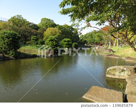 The gourd-shaped pond in the Japanese garden at Sumida Park in Sumida Ward. The gourd-shaped pond in the Japanese garden at Sumida Park in Sumida Ward. 139685879