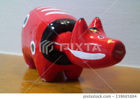 This red and ornament This red and ornament 139685884