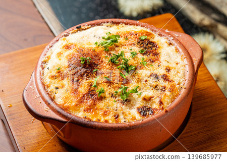Gratin: A piping hot, cheesy Western-style oven dish. Gratin: A piping hot, cheesy Western-style oven dish. 139685977