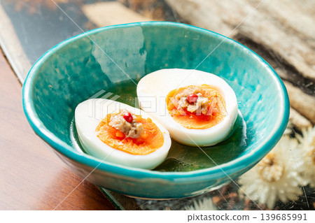 Oden egg: A classic oden ingredient that soaks up the broth. Oden egg: A classic oden ingredient that soaks up the broth. 139685991