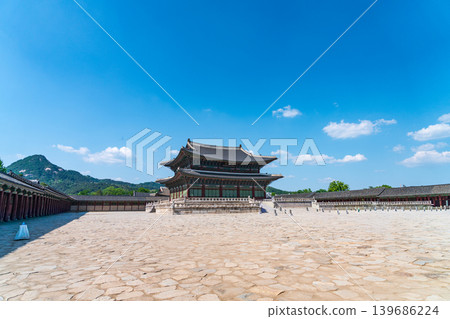 Seoul, South Korea - May. 14, 2026 : Beautiful panoramic view of Geunjeongjeon Hall in Gyeongbokgung Palace with Inwangsan Mountain in early summer, Seoul Seoul, South Korea - May. 14, 2026 : Beautiful panoramic view of Geunjeongjeon Hall in Gyeongbokgung Palace with Inwangsan Mountain in early summer, Seoul 139686224