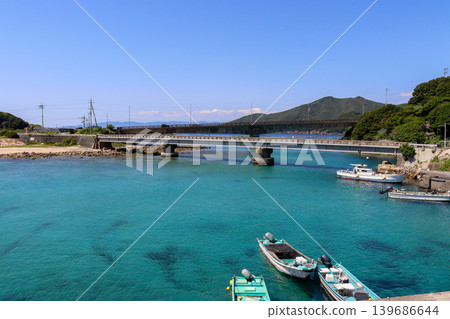 高知縣柏島碧藍的大海和湛藍的天空 高知縣柏島碧藍的大海和湛藍的天空 139686644