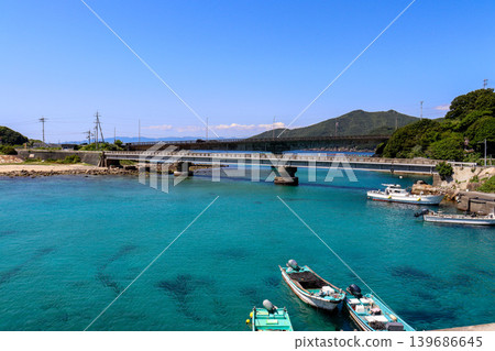 高知縣柏島碧藍的大海和湛藍的天空 139686645