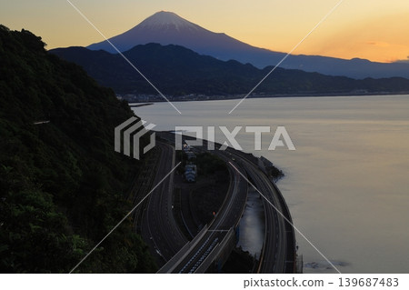 薩塔山口和富士山 薩塔山口和富士山 139687483