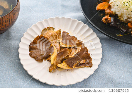 奶油煎黑鮑魚菇 奶油煎黑鮑魚菇 139687935