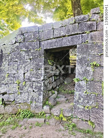 Ancient ruins shrouded in silence Ancient ruins shrouded in silence 139690941