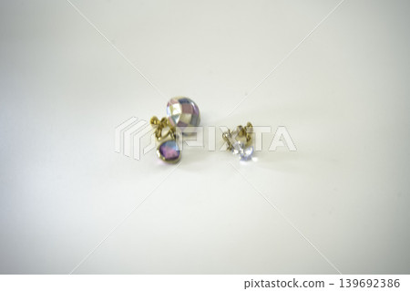 兩對耳環 兩對耳環 139692386