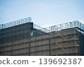在建建築和天空 139692387