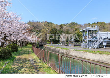 Springtime scenery of the Lake Biwa Canal (Yamashina Canal) and cherry blossoms in Kyoto: East entrance of the Third Tunnel Springtime scenery of the Lake Biwa Canal (Yamashina Canal) and cherry blossoms in Kyoto: East entrance of the Third Tunnel 139693266