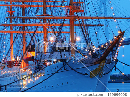 Illuminated sailing ship Kaiwomaru Illuminated sailing ship Kaiwomaru 139694008