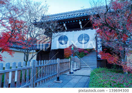 The temple gate of Komyoji Temple, surrounded by autumn leaves. The temple gate of Komyoji Temple, surrounded by autumn leaves. 139694300