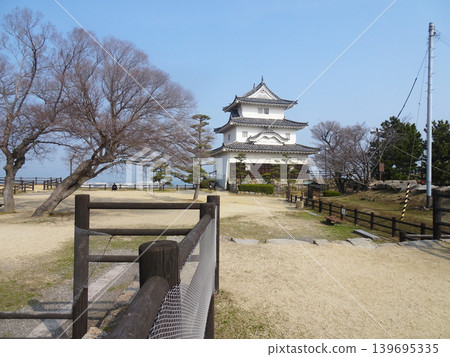 丸龜城天守閣（香川縣丸龜市） 139695335