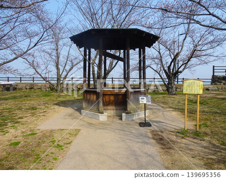 丸龜城二層城牆內的水井（香川縣丸龜市） 139695356