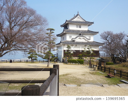 丸龜城天守閣（香川縣丸龜市） 139695365