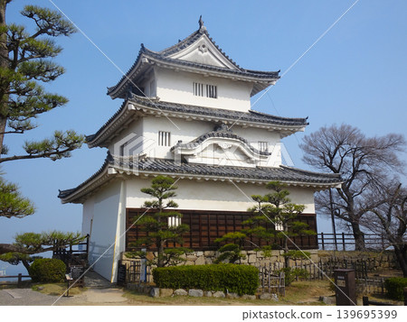 Marugame Castle keep (Marugame City, Kagawa Prefecture) 139695399