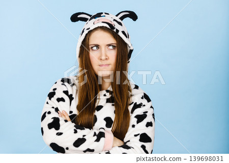 Woman wearing pajamas cartoon angry expression Woman wearing pajamas cartoon angry expression 139698031