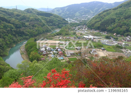 金山杜鵑與秩父鐵路線(埼玉縣大里郡寄居町) 金山杜鵑與秩父鐵路線(埼玉縣大里郡寄居町) 139698165