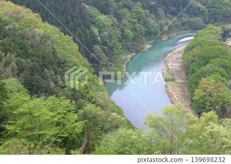 Arakawa River as seen from Kanaoyama Mountain (Yorii Town, Osato District, Saitama Prefecture) 139698232