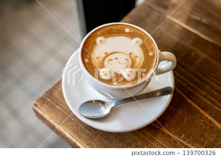 一杯可愛的小熊拉花拿鐵。 一杯可愛的小熊拉花拿鐵。 139700326