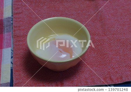 Nutritious soft-boiled eggs Nutritious soft-boiled eggs 139701248