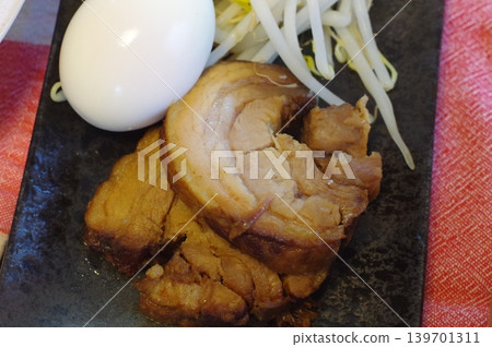 Tender char siu pork, boiled egg, and bean sprouts 139701311