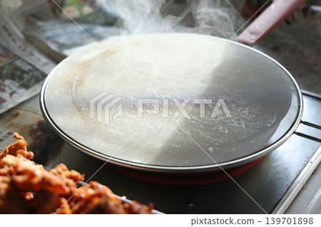 Net to prevent oil flakes Net to prevent oil flakes 139701898