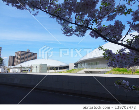 香川縣立競技場(Anabuki Arena Kagawa)和櫻花樹(香川縣高松市) 香川縣立競技場(Anabuki Arena Kagawa)和櫻花樹(香川縣高松市) 139702478